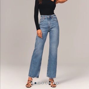 Abercrombie 90s Relaxed High Rise Jean
